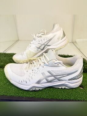Asics Gel Challenger 12 Women's US White Grey Running Athletic